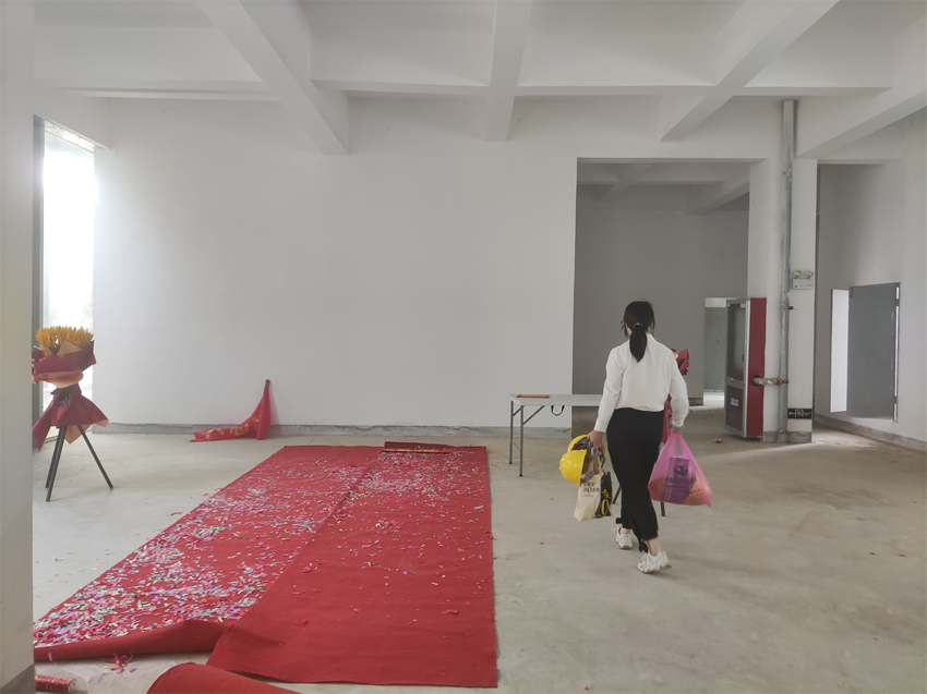 賀：合肥2000平電子廠房裝修開工大吉